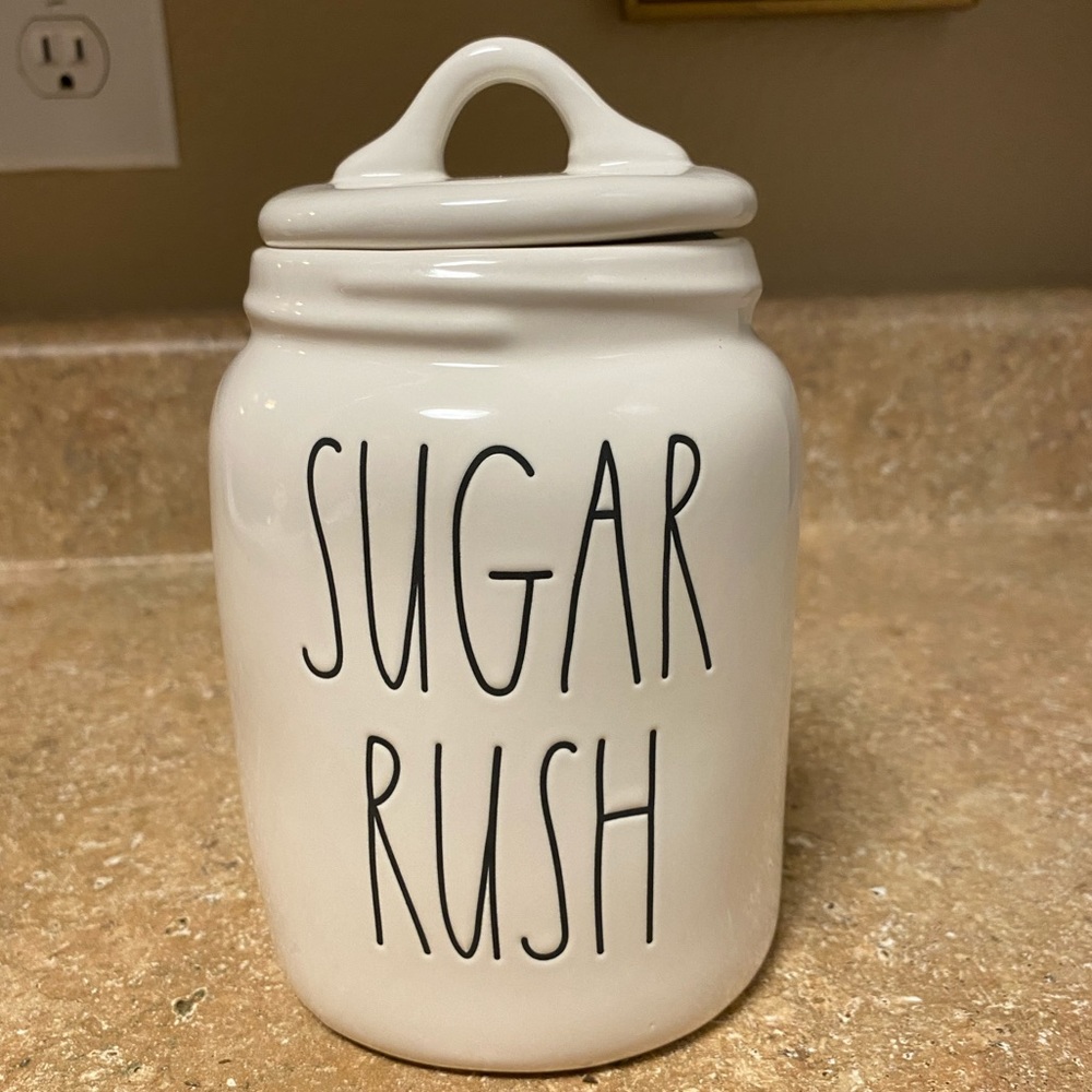 🍶RAE DUNN CANISTER🍶